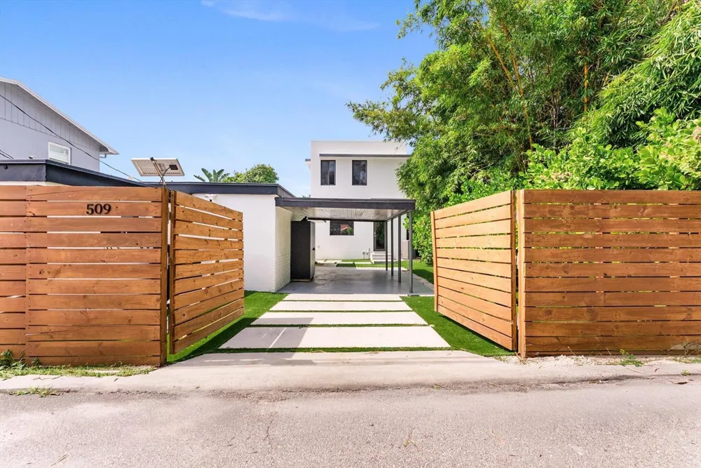 509 38th Street West Palm Beach, FL 33407