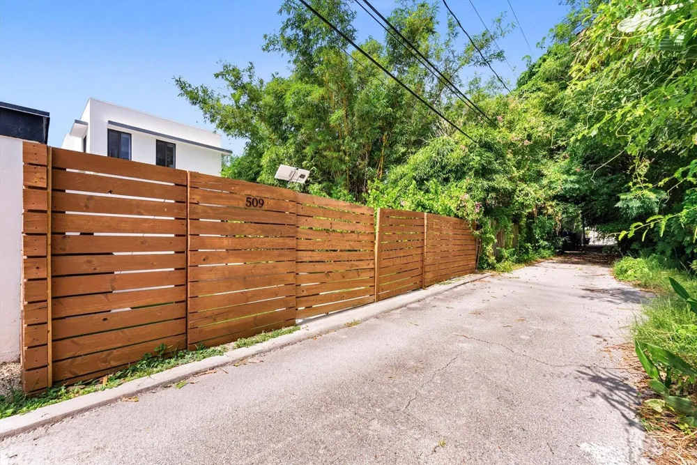 509 38th Street West Palm Beach, FL 33407
