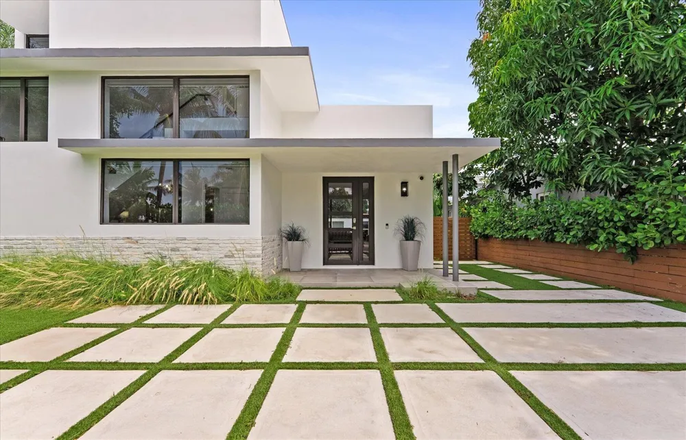 509 38th Street West Palm Beach, FL 33407