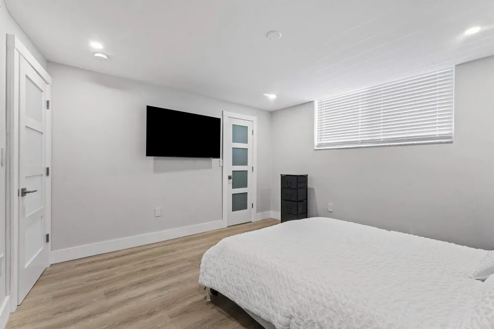 108 Paradise Harbour Boulevard #107 North Palm Beach, FL 33408