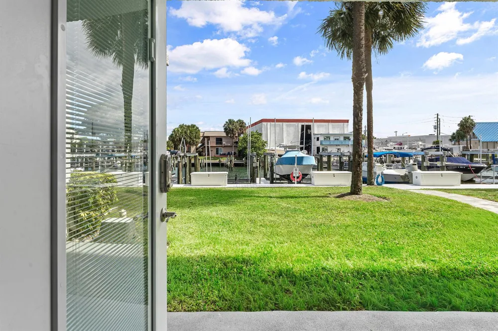 108 Paradise Harbour Boulevard #107 North Palm Beach, FL 33408