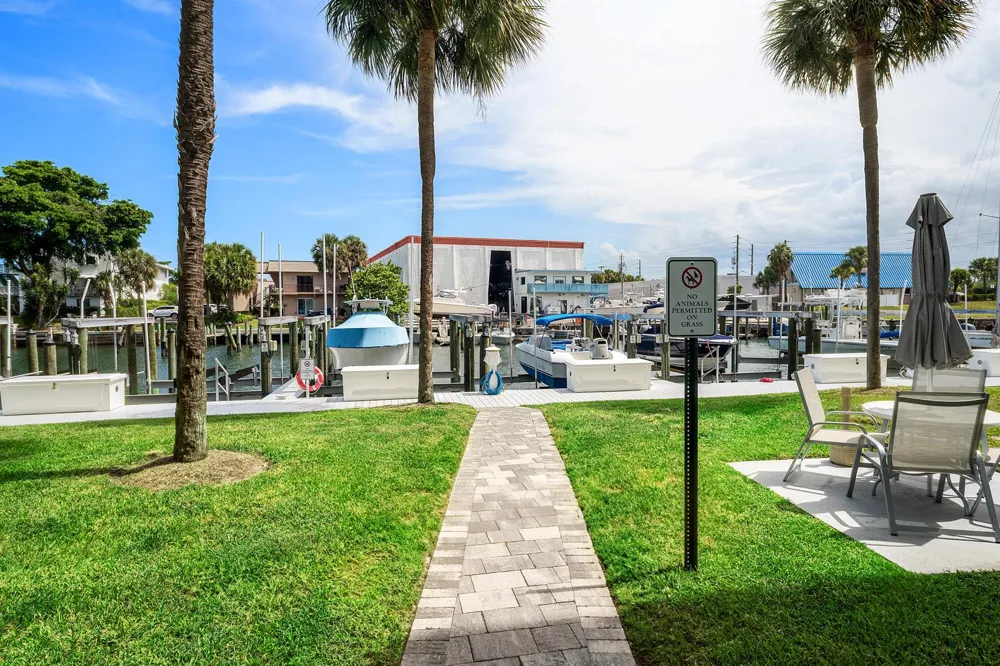 108 Paradise Harbour Boulevard #107 North Palm Beach, FL 33408