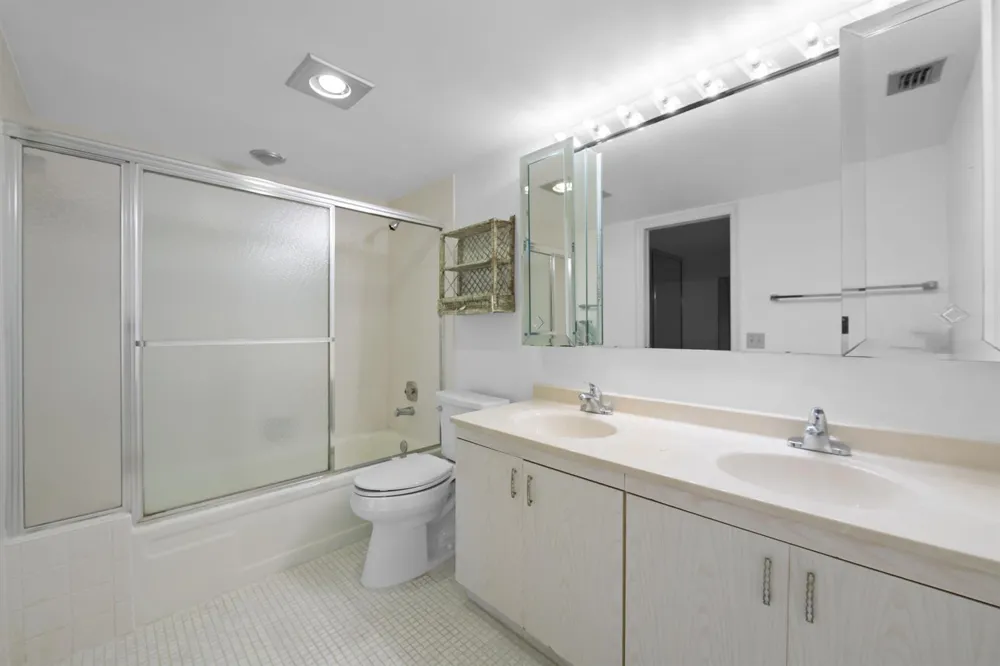 2202 LUCAYA Bend #D4 Coconut Creek, FL 33066