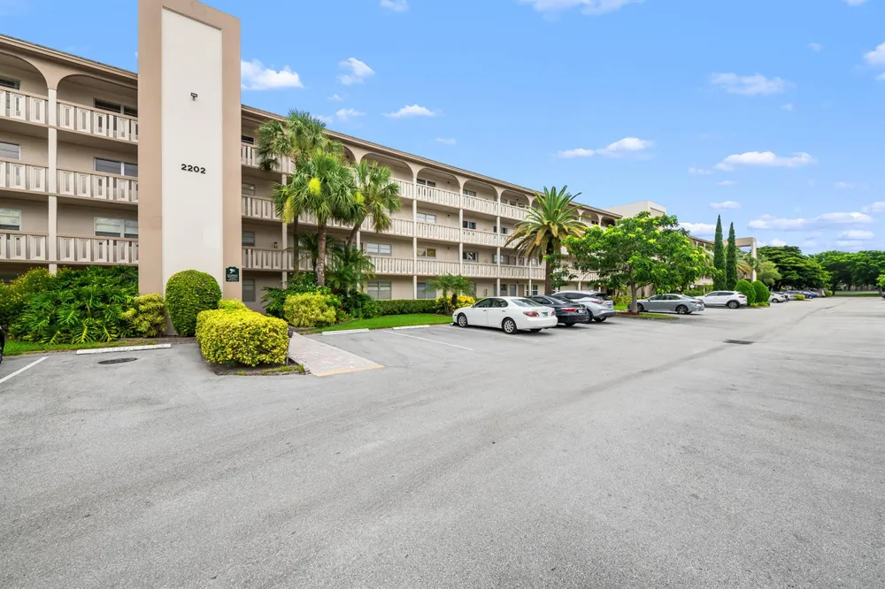 2202 LUCAYA Bend #D4 Coconut Creek, FL 33066