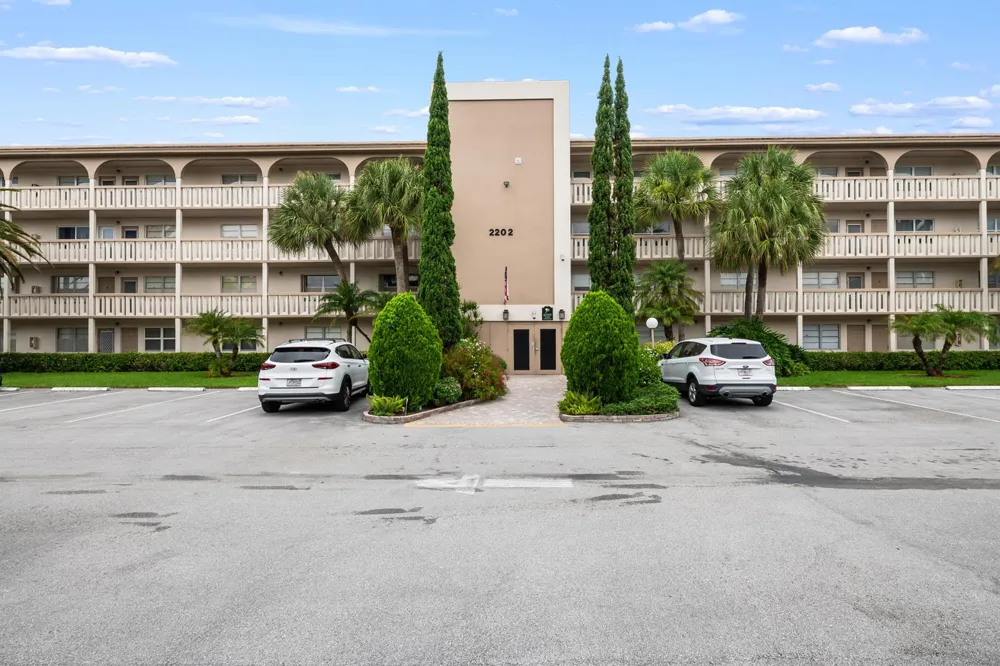 2202 LUCAYA Bend #D4 Coconut Creek, FL 33066