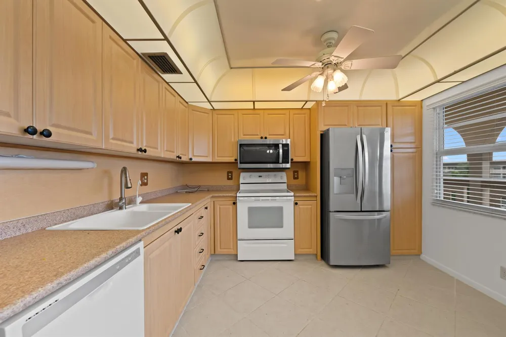 2202 LUCAYA Bend #D4 Coconut Creek, FL 33066