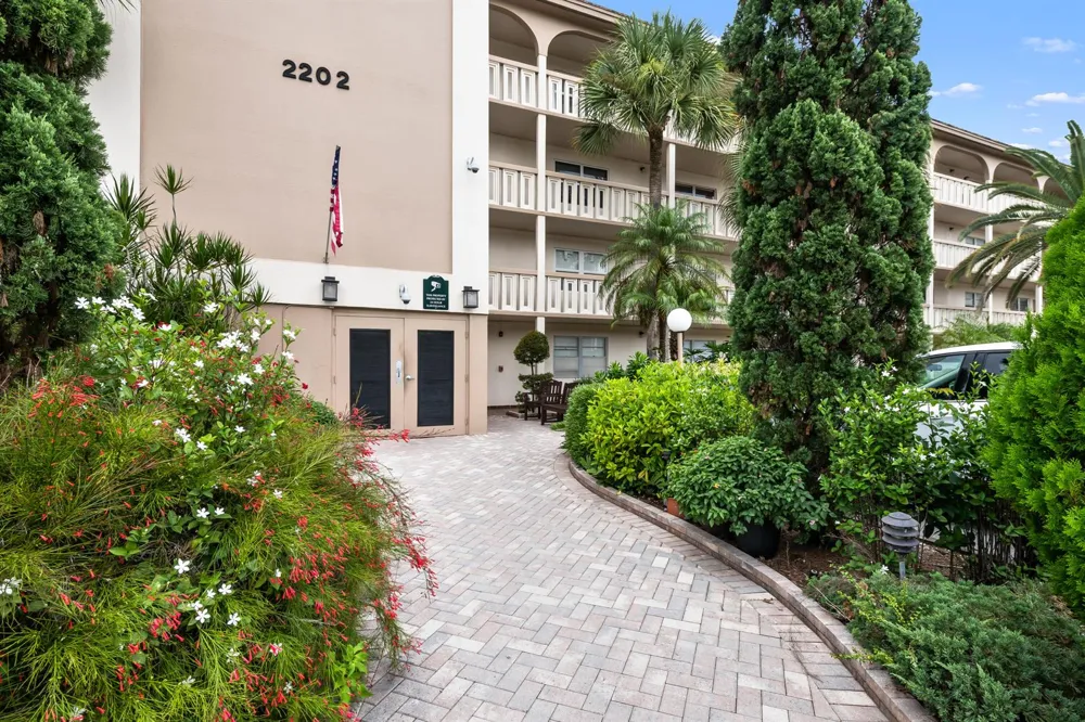 2202 LUCAYA Bend #D4 Coconut Creek, FL 33066