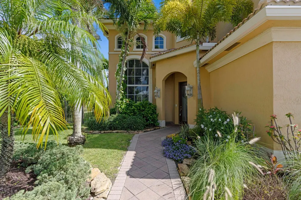 2643 Arbor Lane Royal Palm Beach, FL 33411