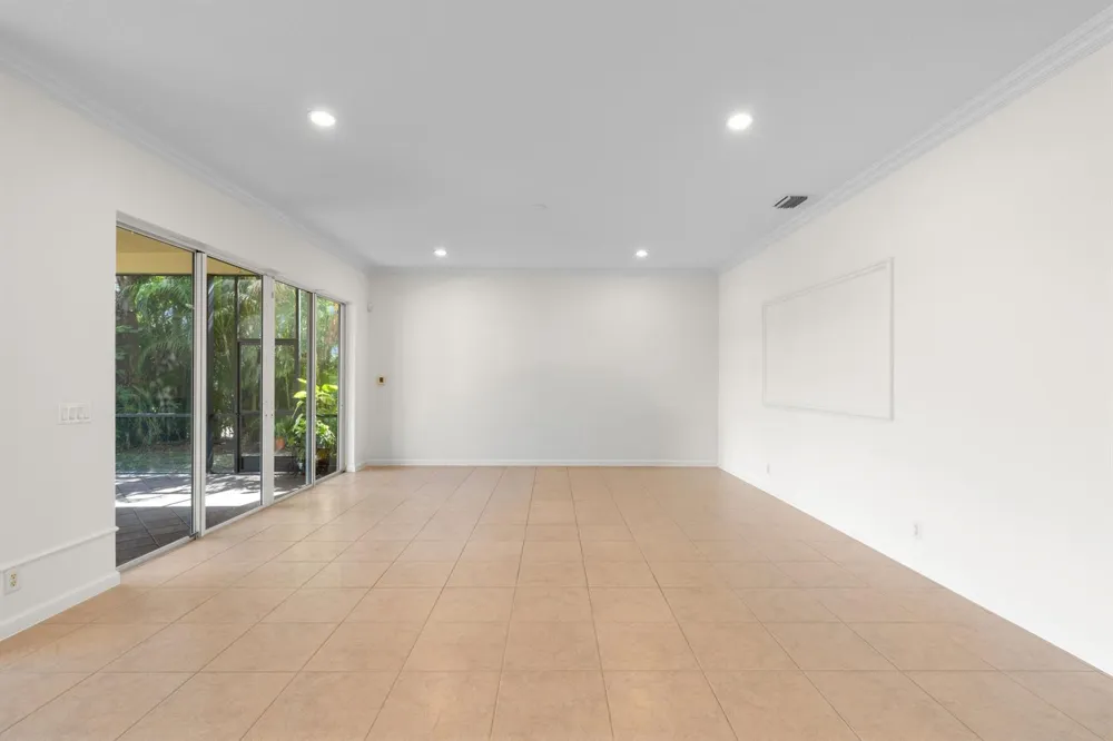 2643 Arbor Lane Royal Palm Beach, FL 33411