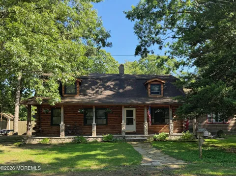 375 Arrowhead Drive