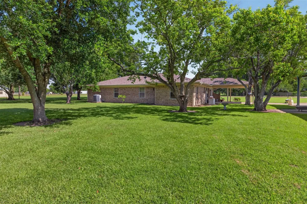 1228 Cook Road Winnie, TX 77665