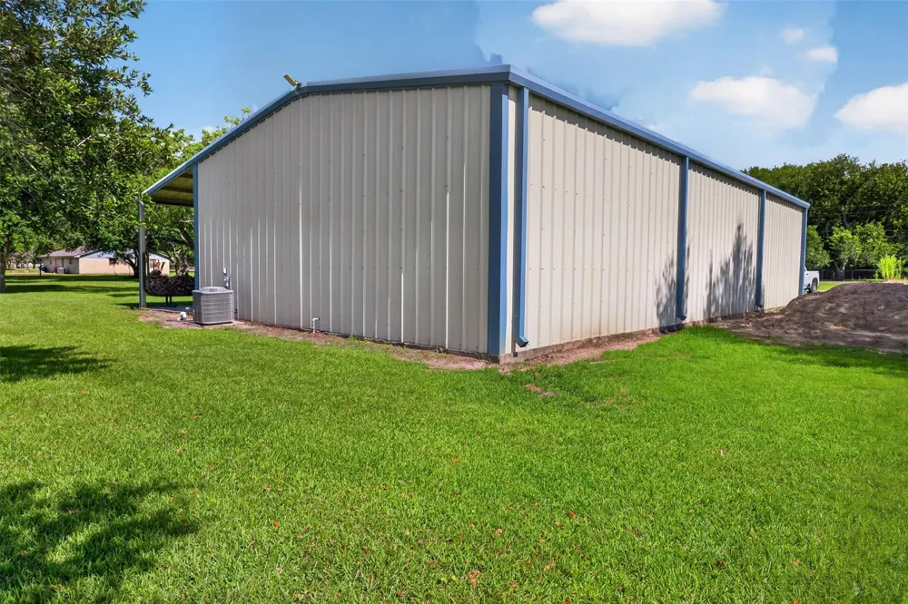 1228 Cook Road Winnie, TX 77665