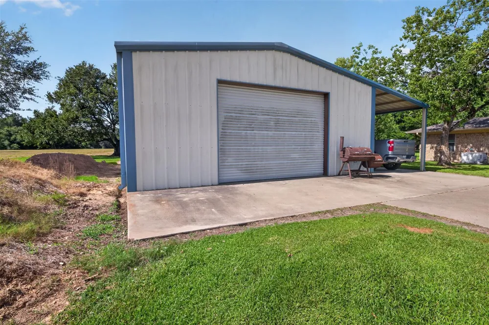 1228 Cook Road Winnie, TX 77665