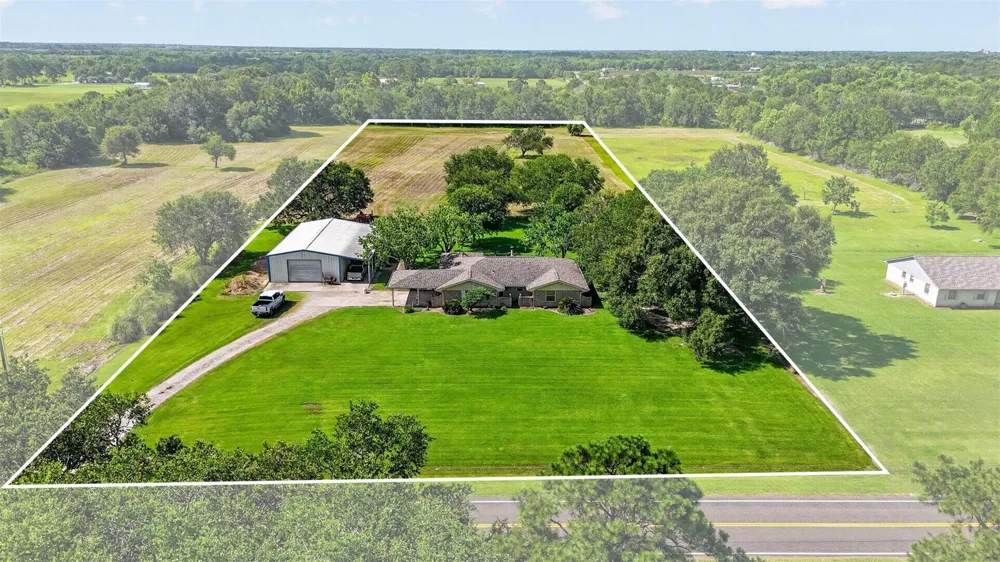 1228 Cook Road Winnie, TX 77665