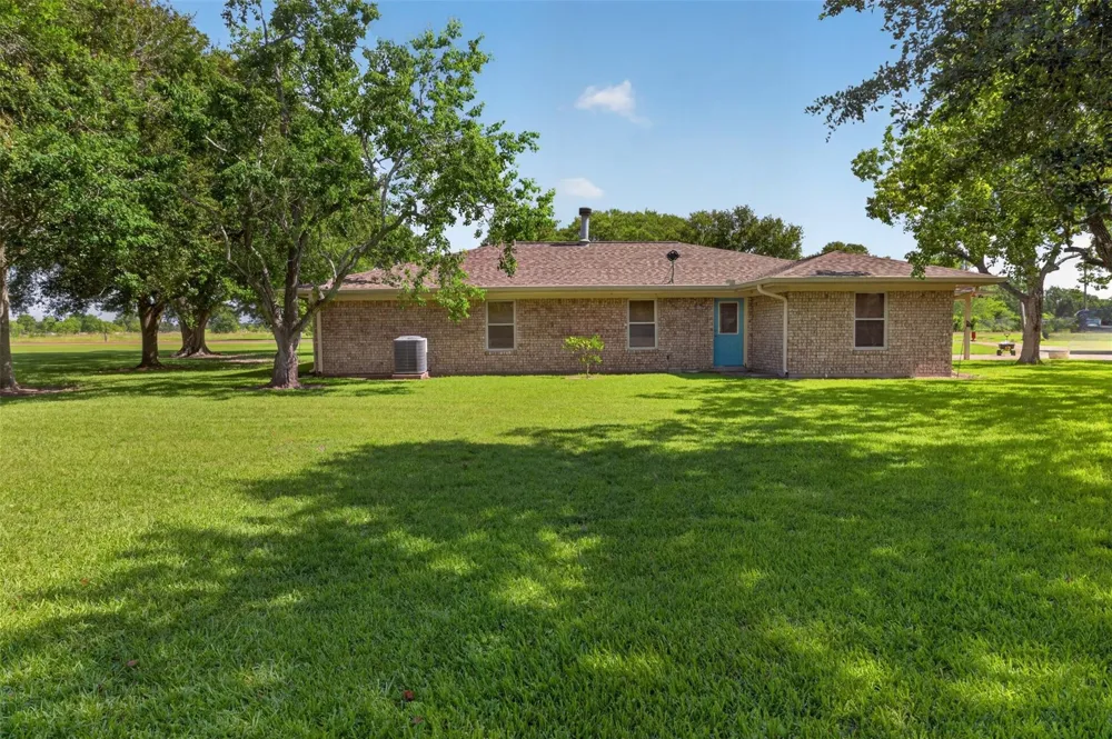 1228 Cook Road Winnie, TX 77665