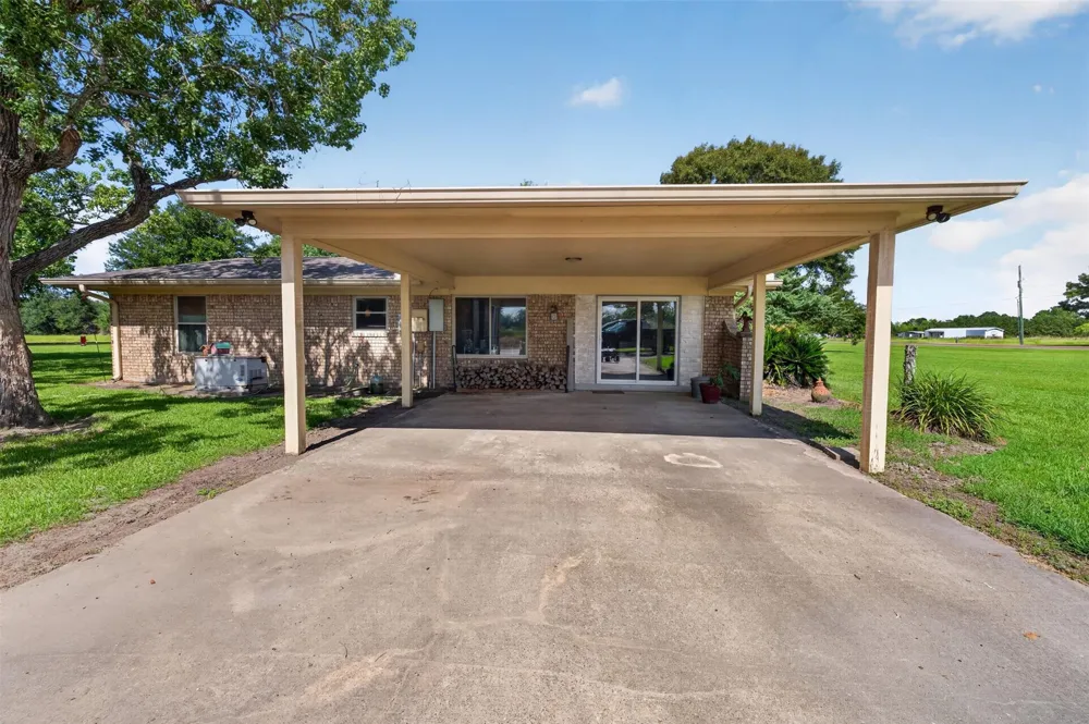 1228 Cook Road Winnie, TX 77665