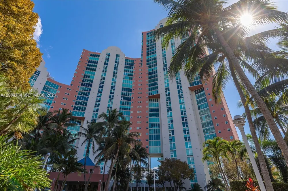 3370 NE 190TH ST #706 Aventura, FL 33180