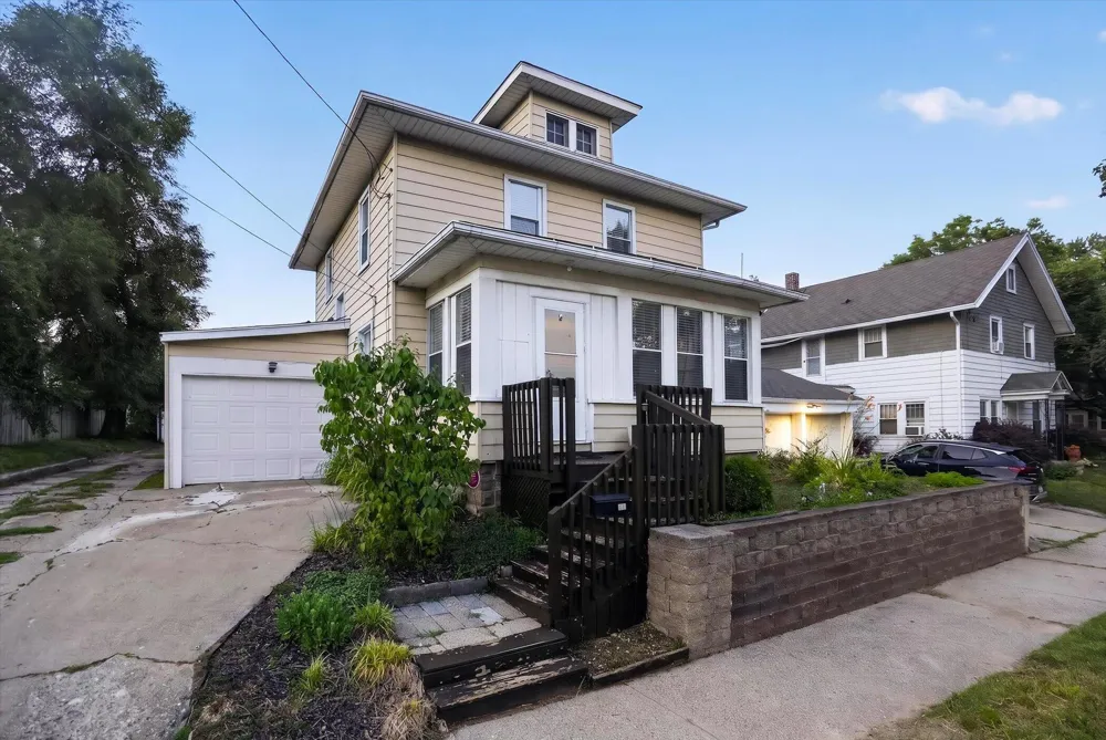 406 Garfield Street Jackson City, MI 49203