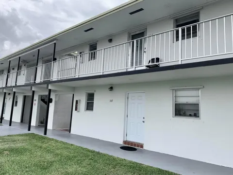 1113 LAKE TERRACE #107