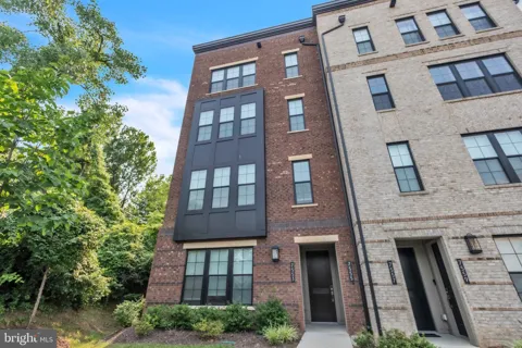 7555 SAWYER FARM WAY #1102
