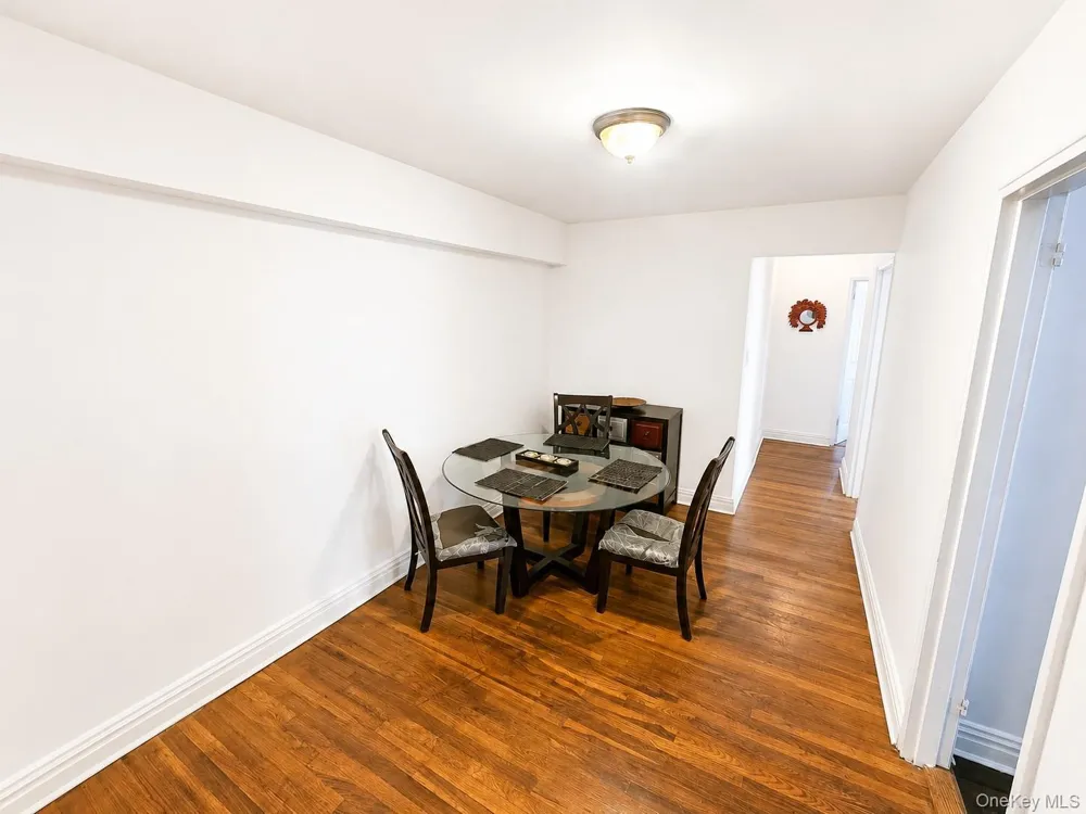 118-60 Metropolitan Avenue #C3 Kew Gardens, NY 11415