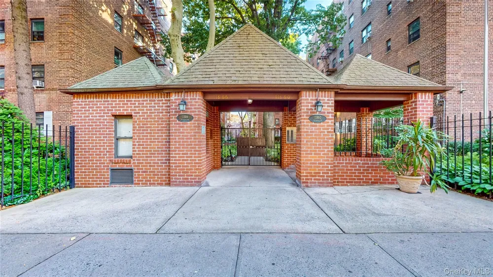 118-60 Metropolitan Avenue #C3 Kew Gardens, NY 11415