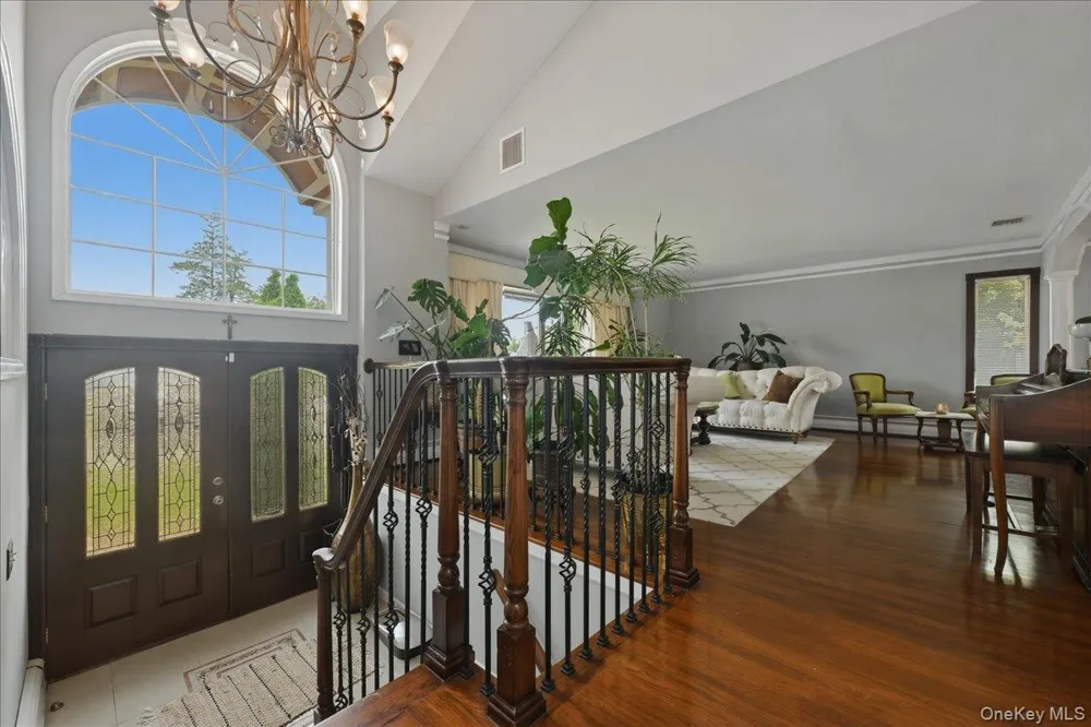 844 Park Lane North Woodmere, NY 11581
