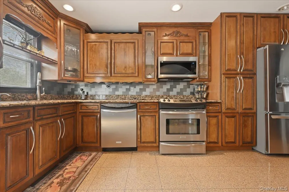 844 Park Lane North Woodmere, NY 11581