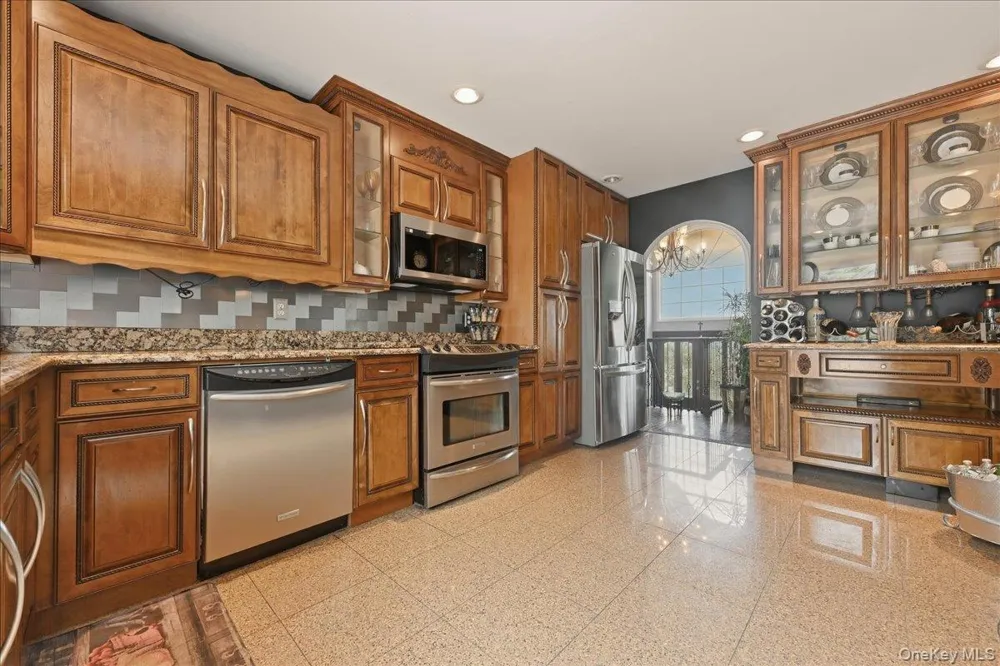 844 Park Lane North Woodmere, NY 11581