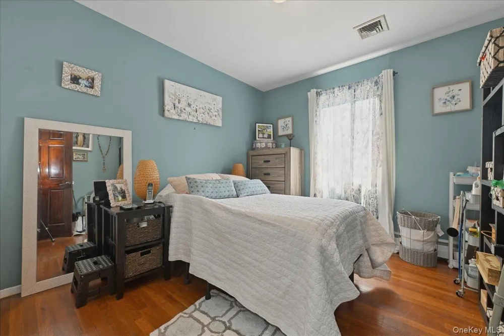 844 Park Lane North Woodmere, NY 11581