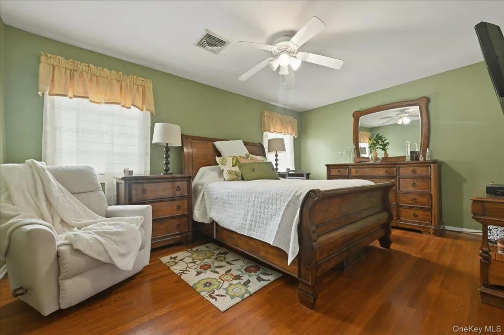 844 Park Lane North Woodmere, NY 11581