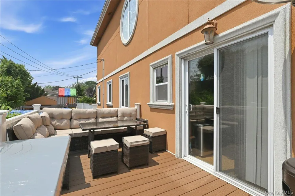 844 Park Lane North Woodmere, NY 11581