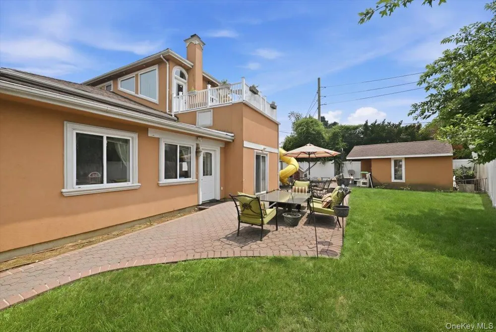 844 Park Lane North Woodmere, NY 11581