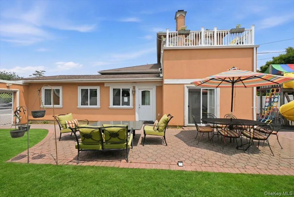 844 Park Lane North Woodmere, NY 11581