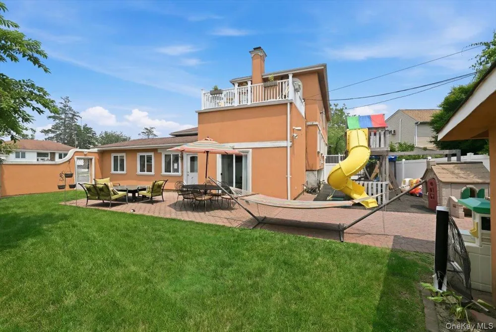 844 Park Lane North Woodmere, NY 11581