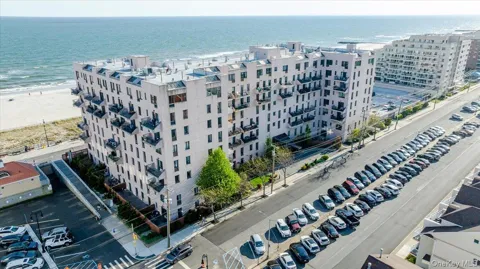 100 W Broadway #1E