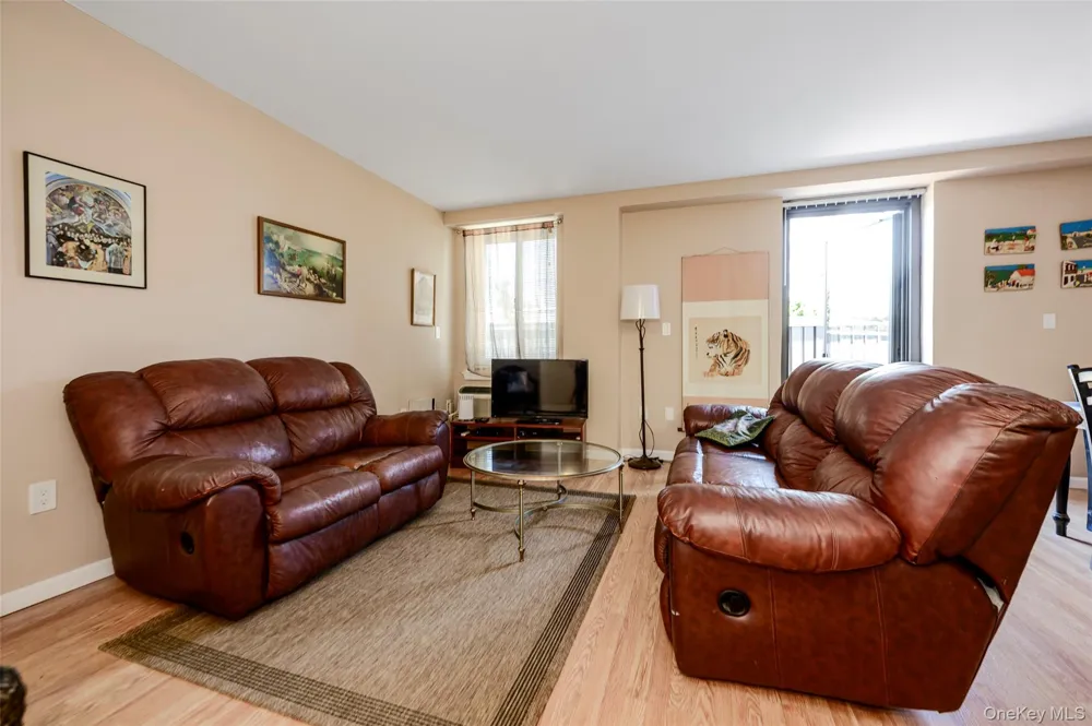 100 W Broadway #1E Long Beach, NY 11561