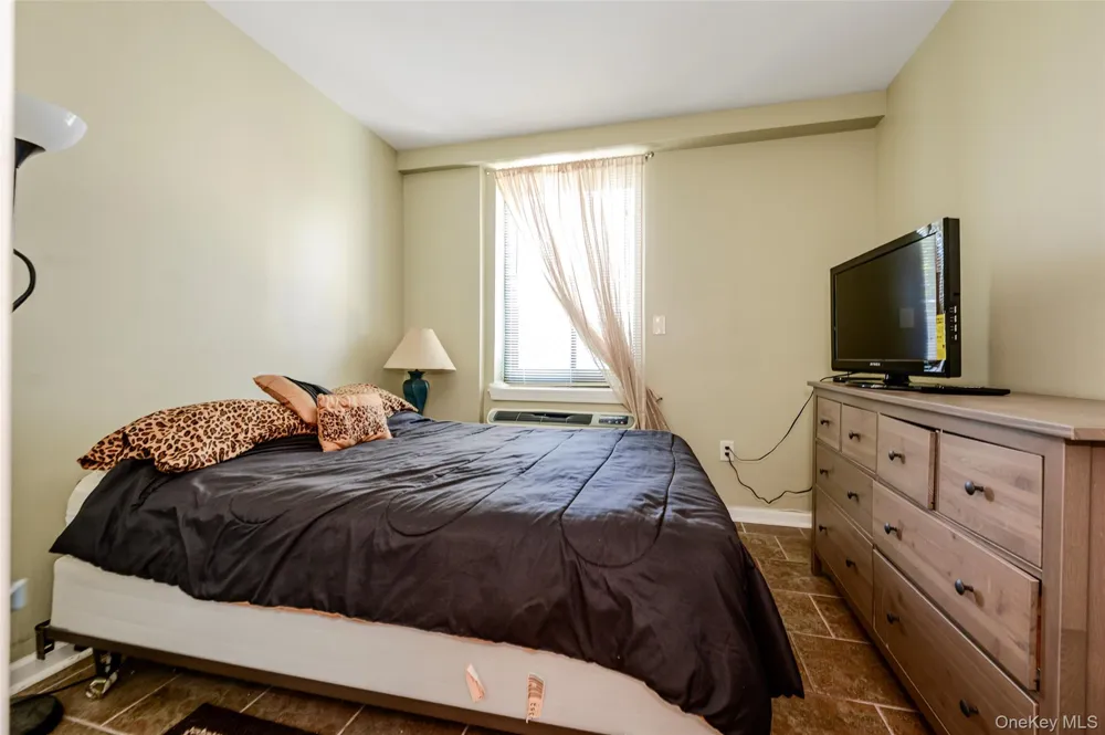 100 W Broadway #1E Long Beach, NY 11561