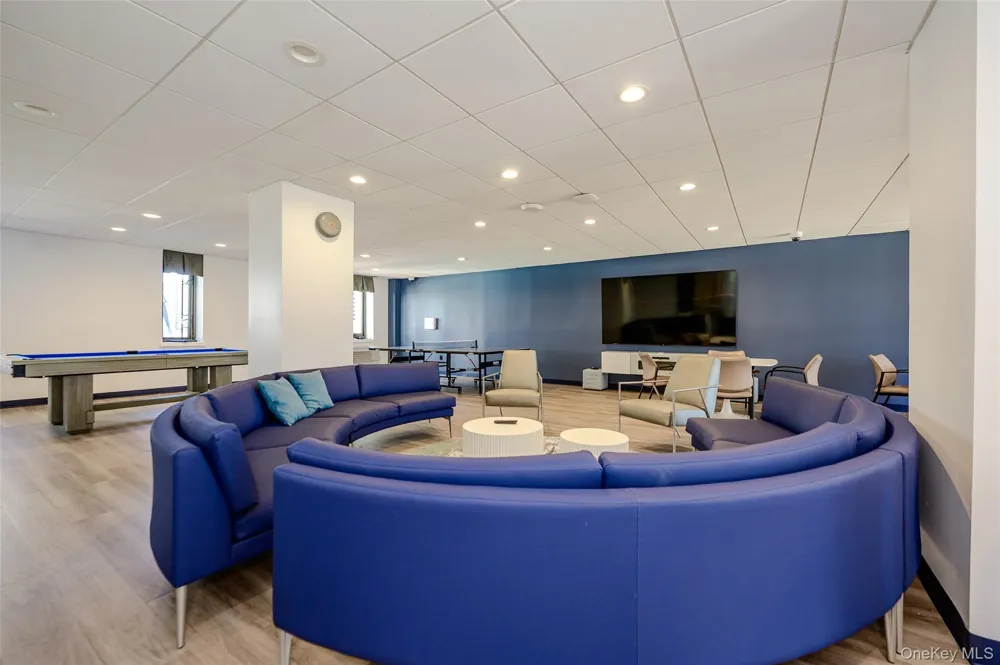 100 W Broadway #1E Long Beach, NY 11561