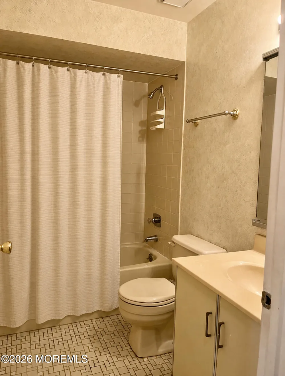 226 Perth Hill Court Aberdeen, NJ 07747