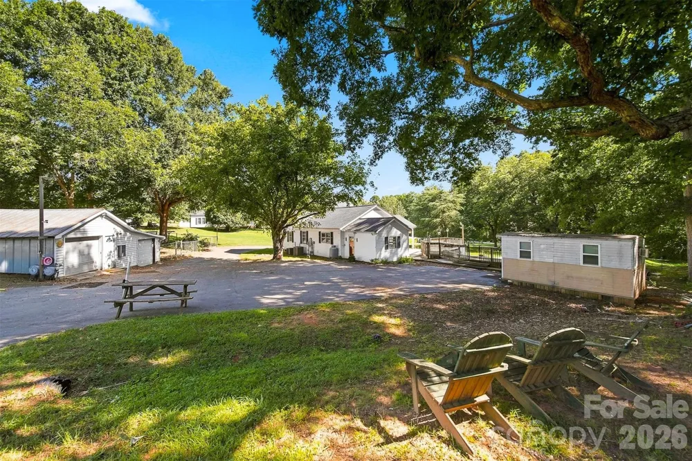 1261 Davis Road Lincolnton, NC 28092