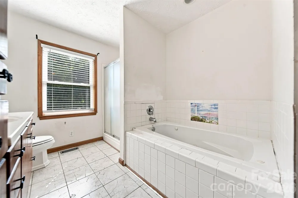 1261 Davis Road Lincolnton, NC 28092