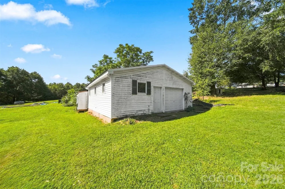 1261 Davis Road Lincolnton, NC 28092