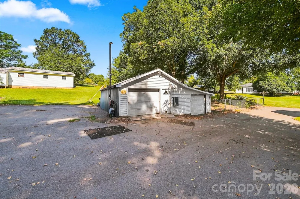1261 Davis Road Lincolnton, NC 28092