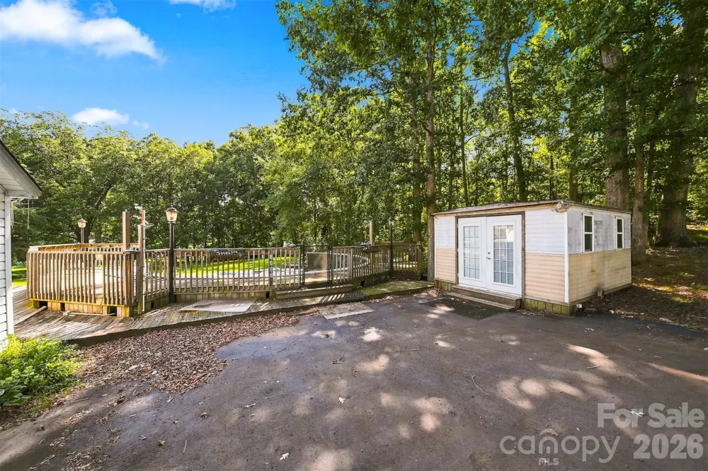 1261 Davis Road Lincolnton, NC 28092
