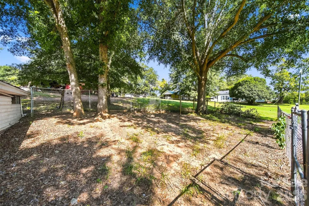 1261 Davis Road Lincolnton, NC 28092