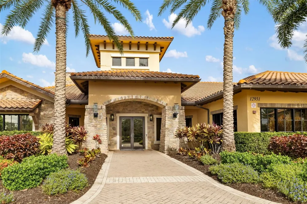 13828 MESSINA LOOP #102 Bradenton, FL 34211