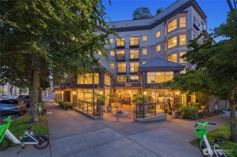 1125 E Olive Street #604