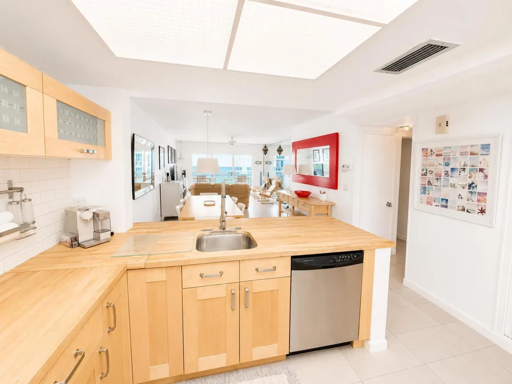1069 HILLSBORO MILE #603 Hillsboro Beach, FL 33062