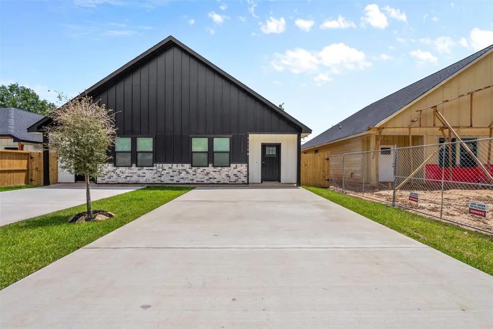 9110 Everglade #B Houston, TX 77078